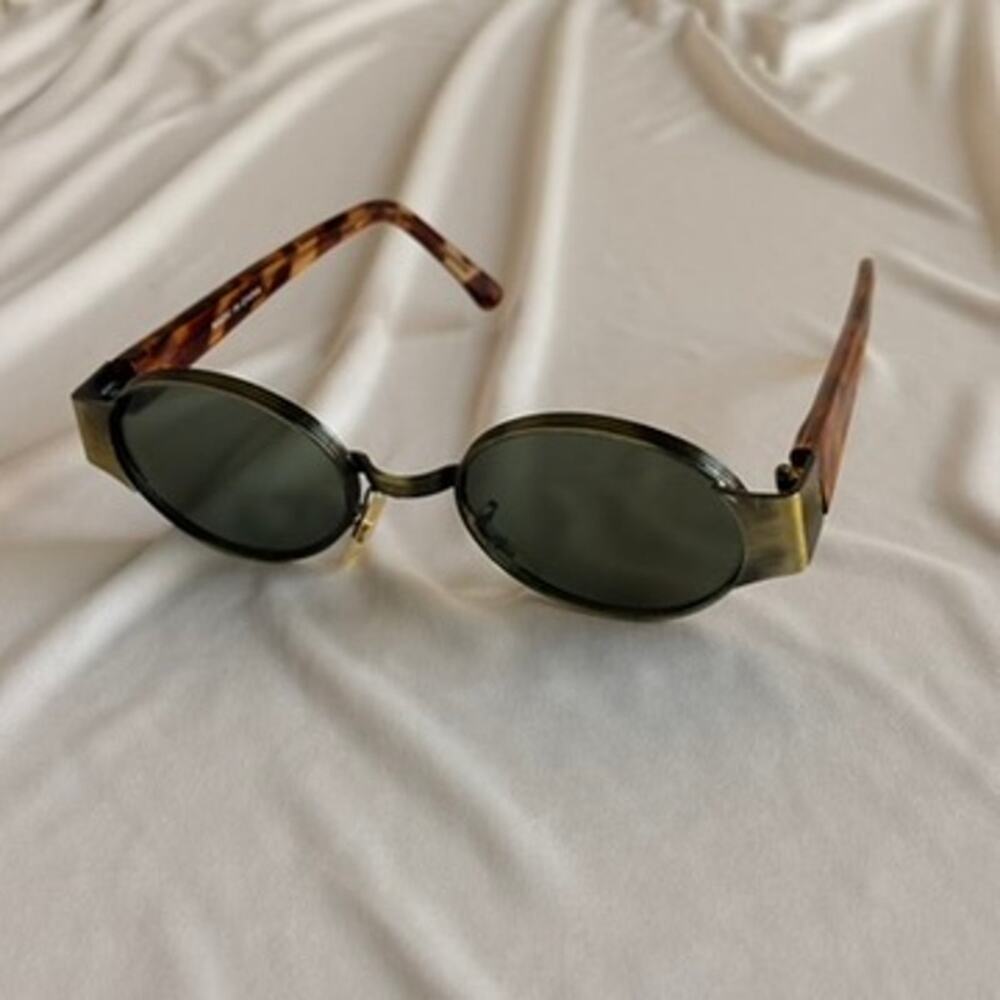 Green Oval Brass Sunglasses - 80s Vintage, Tortoise Shell Arms - Picture 2 of 7